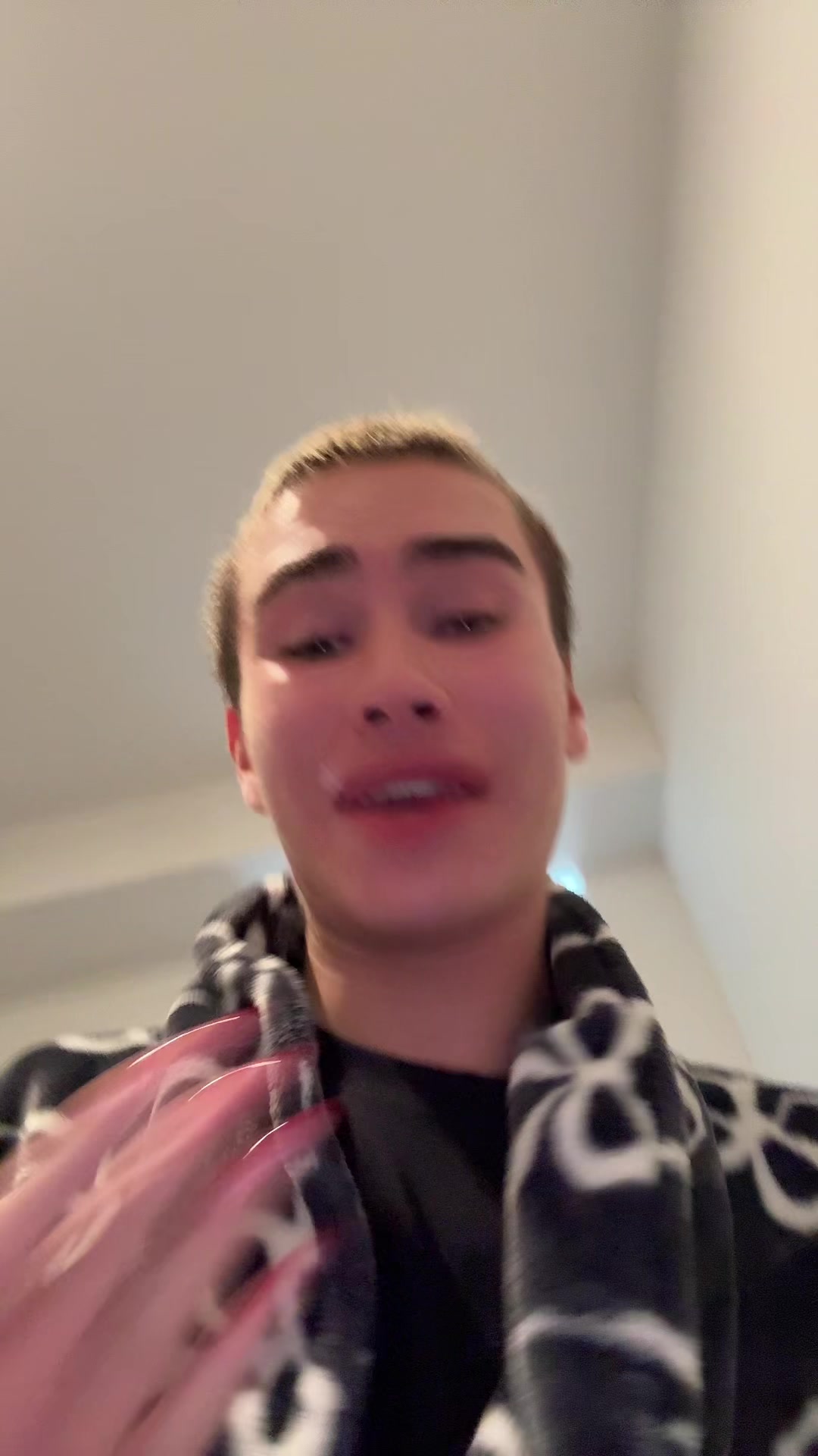 @bg