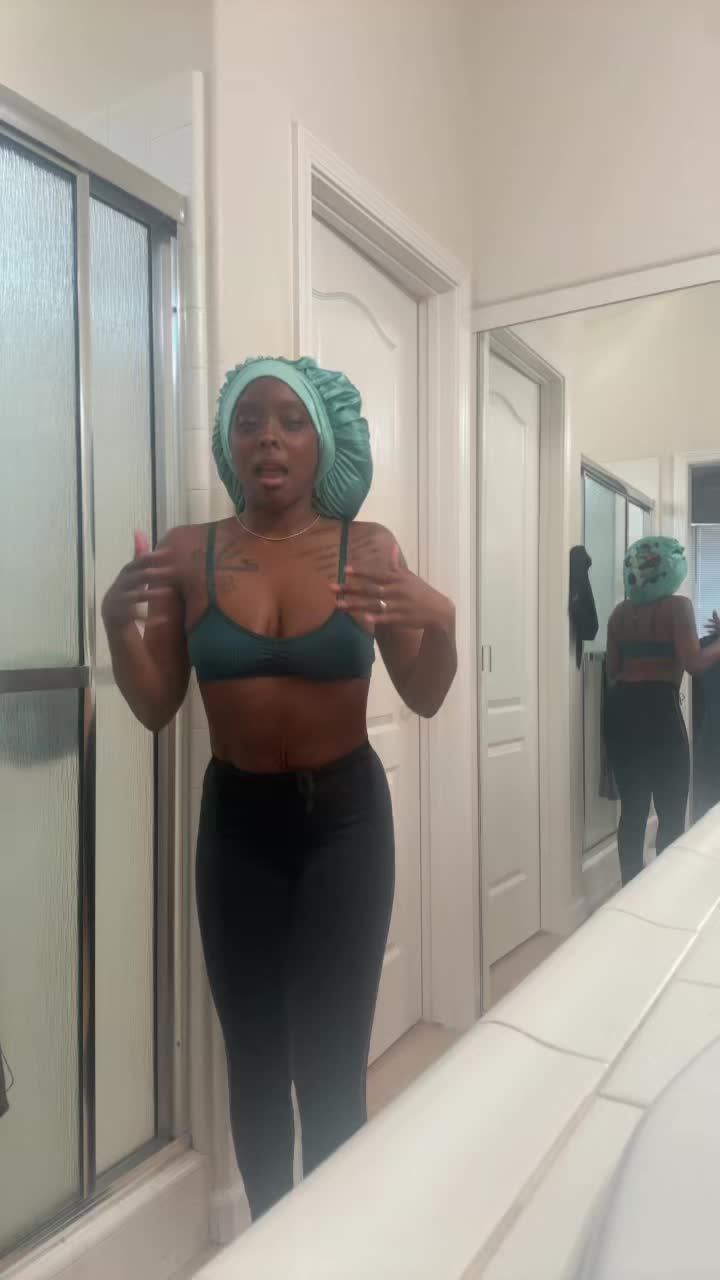 @LayyeeStyle