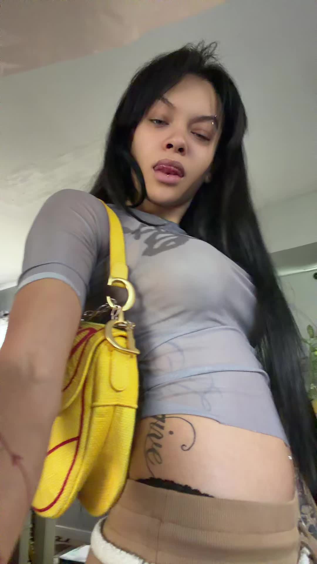 @user00787663745