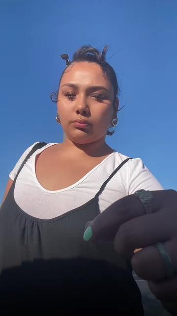 @neliiirose
