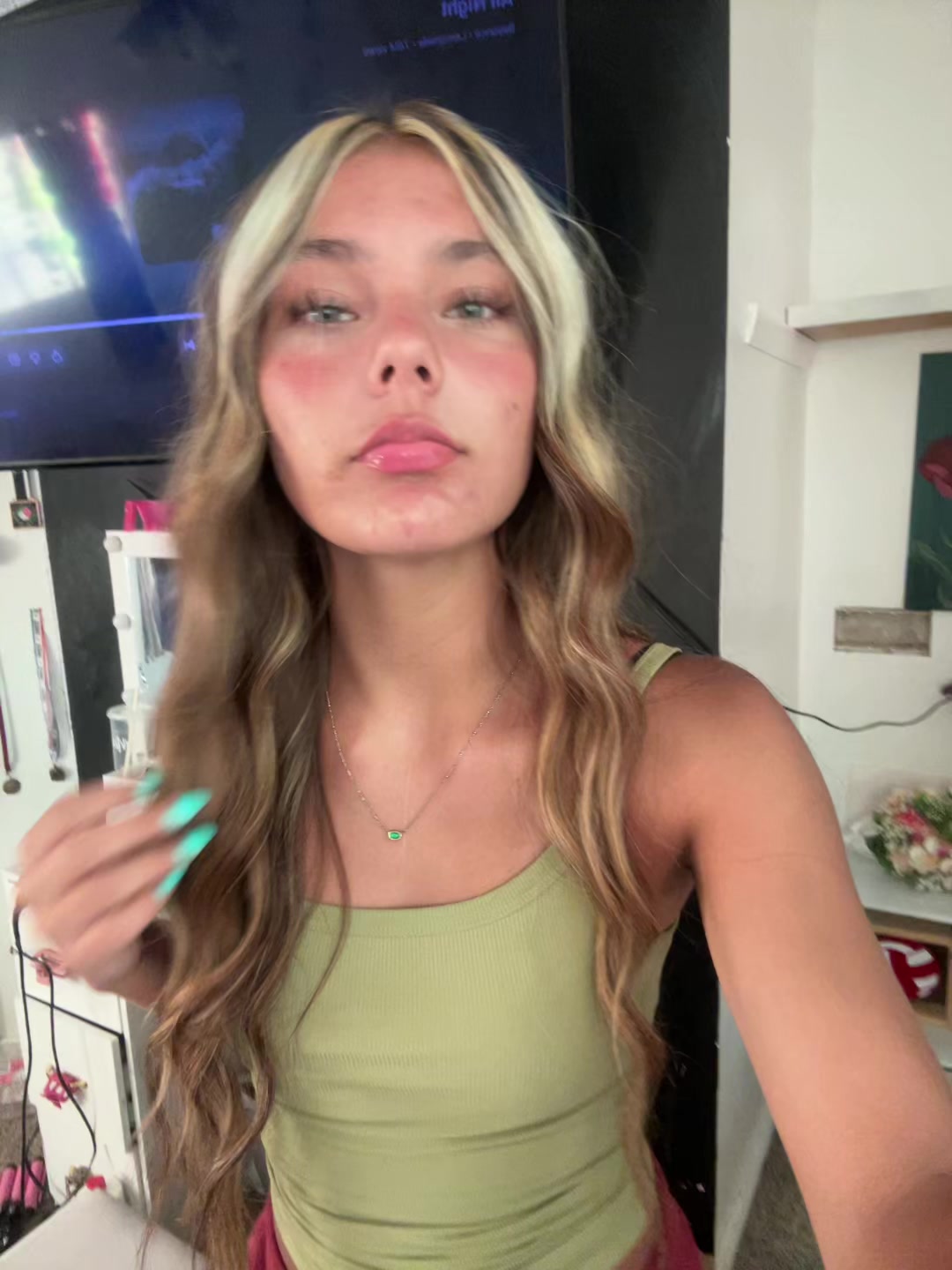 @bella