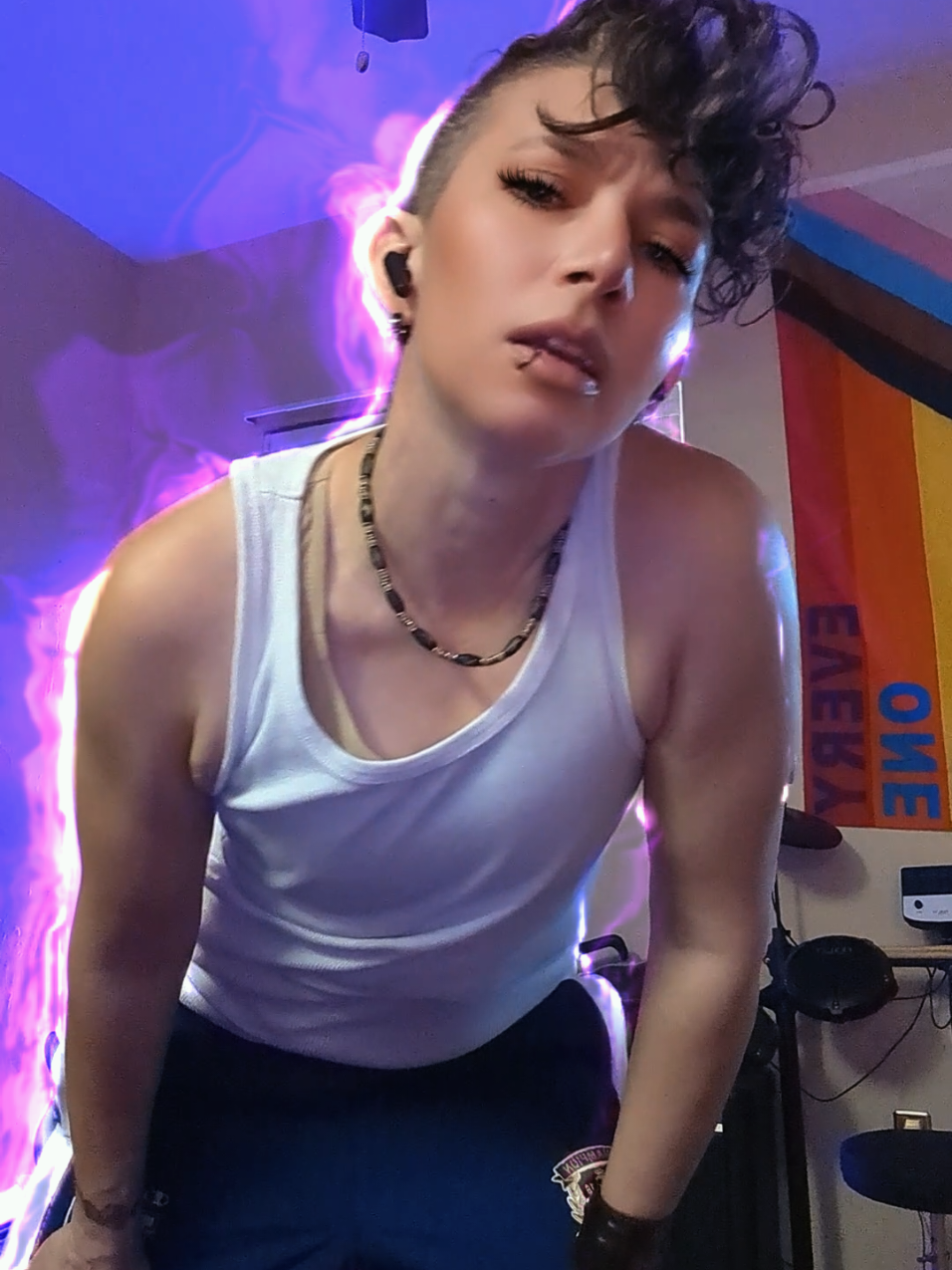 @🏳️&zwj;⚧️🫰🔥 🌈🦄