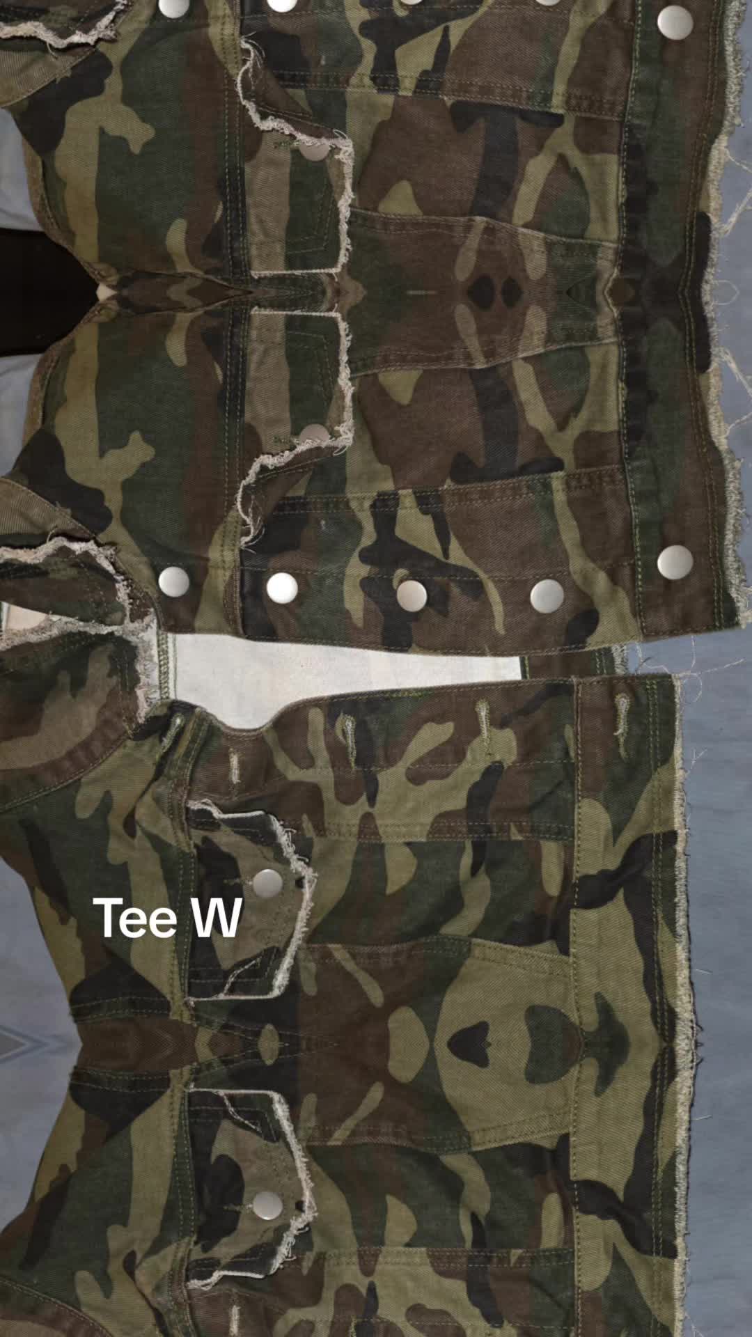 @Tee