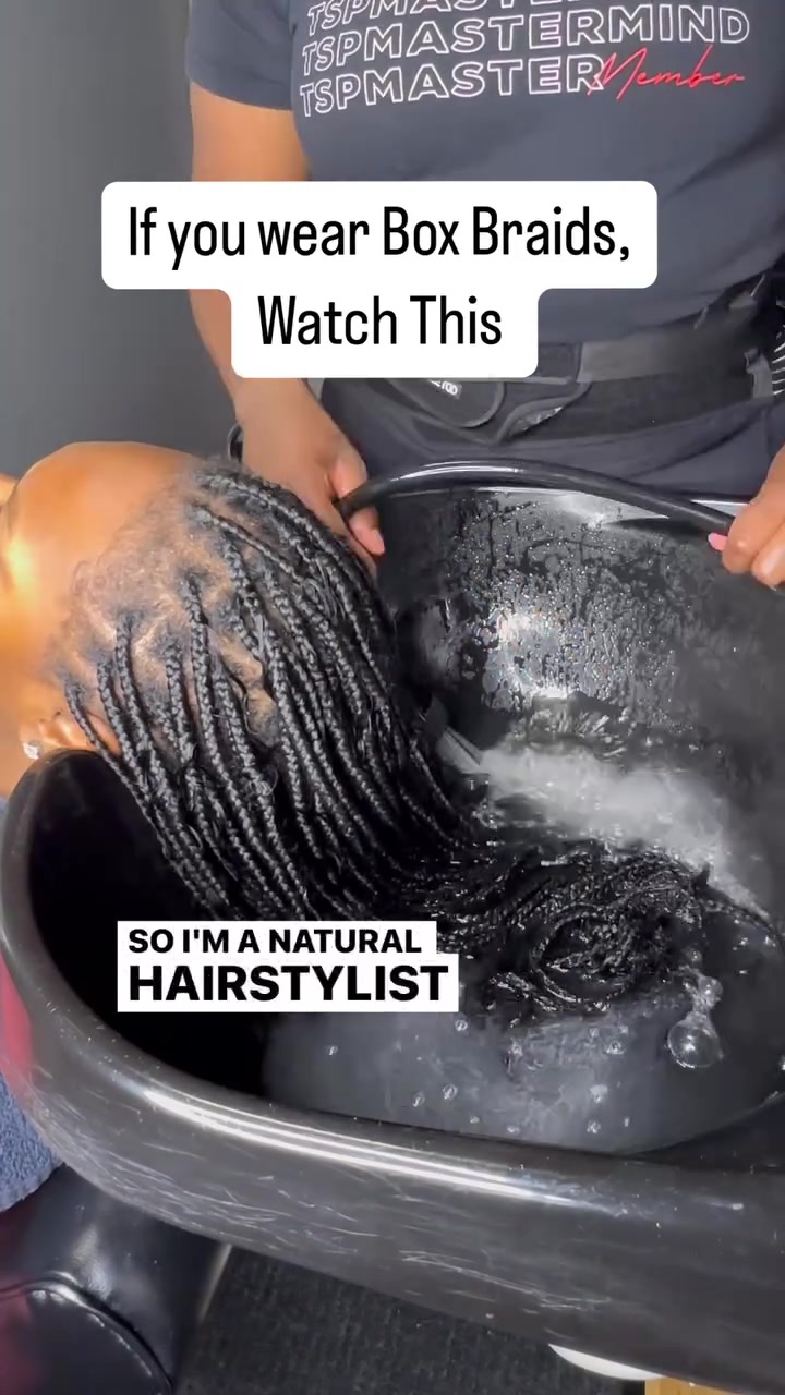 @Strawberricurls | Hairstylist