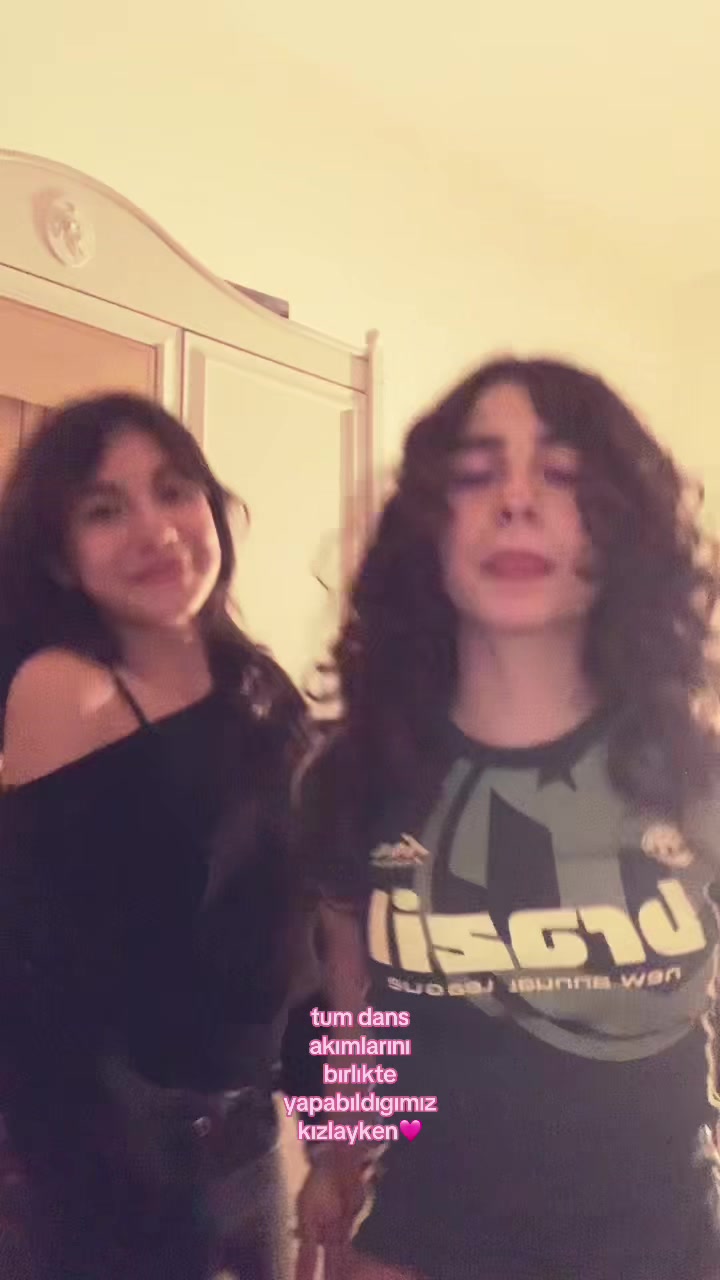 @𝐁𝐞𝐬𝐭 𝐓𝐰𝐢𝐧𝐬 👯♀️