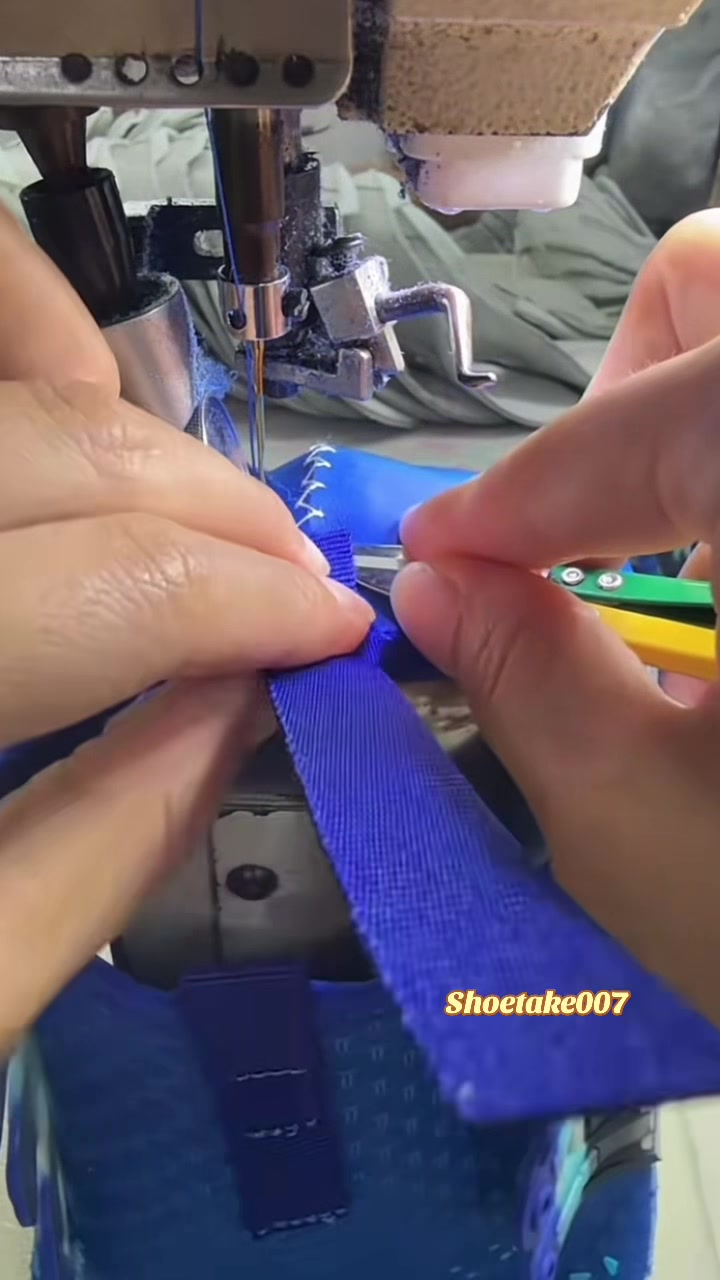 @SHOETAKE