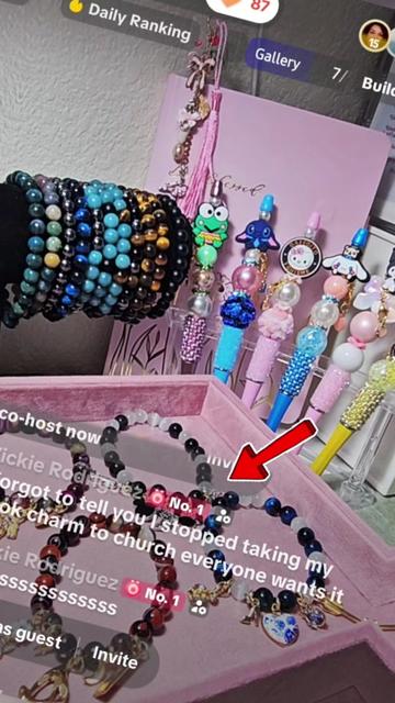 @Peaches Dreamy Creations 🎀