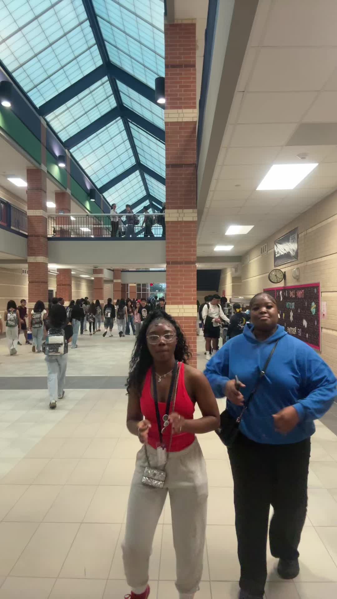 @⃟
