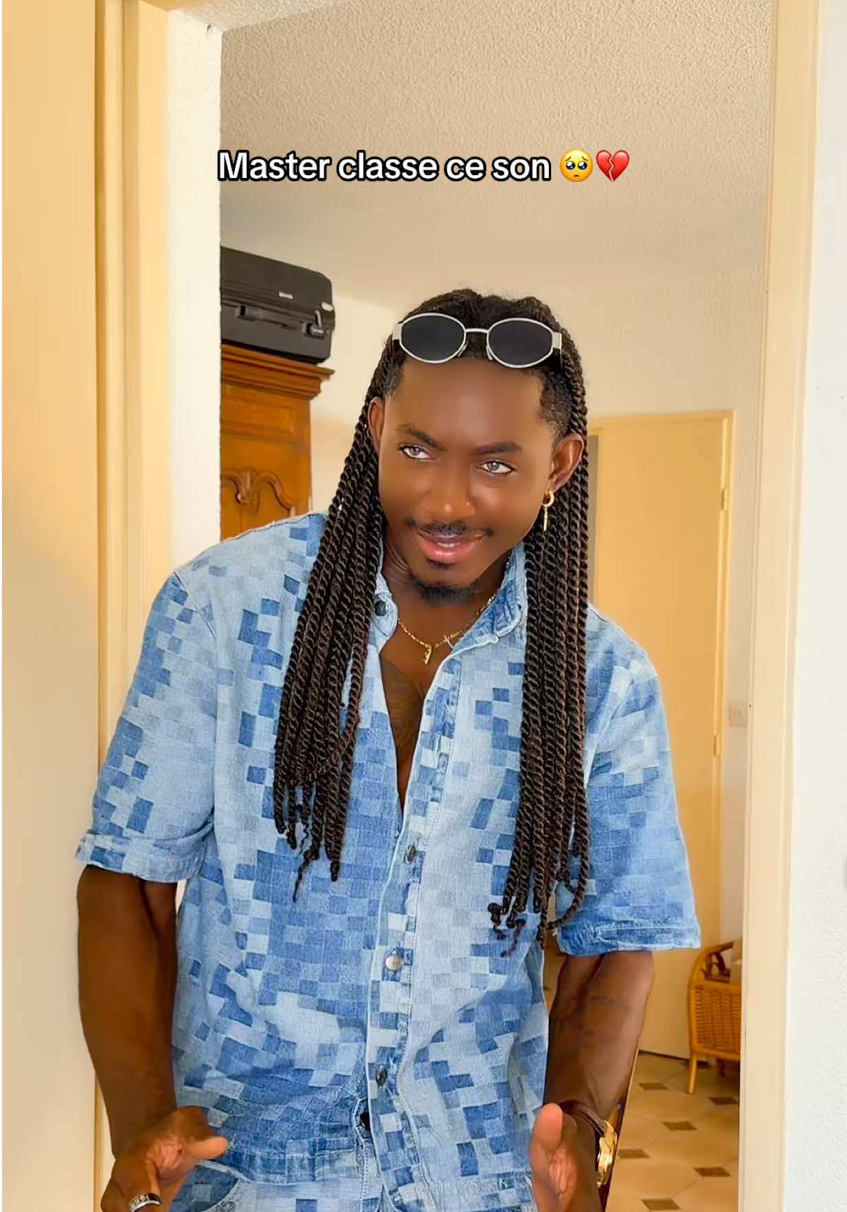 @Ferdinand_Manga🇨🇭🇨🇲
