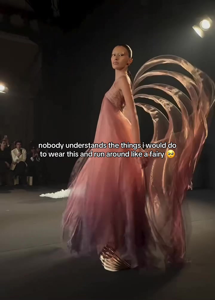 @0fftherunway