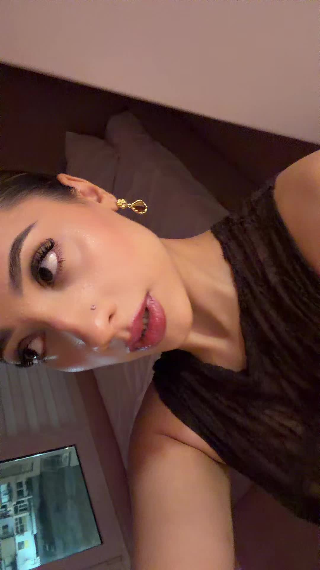 @Angjelina