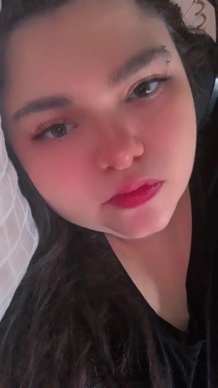 @FluffiBuniTushie