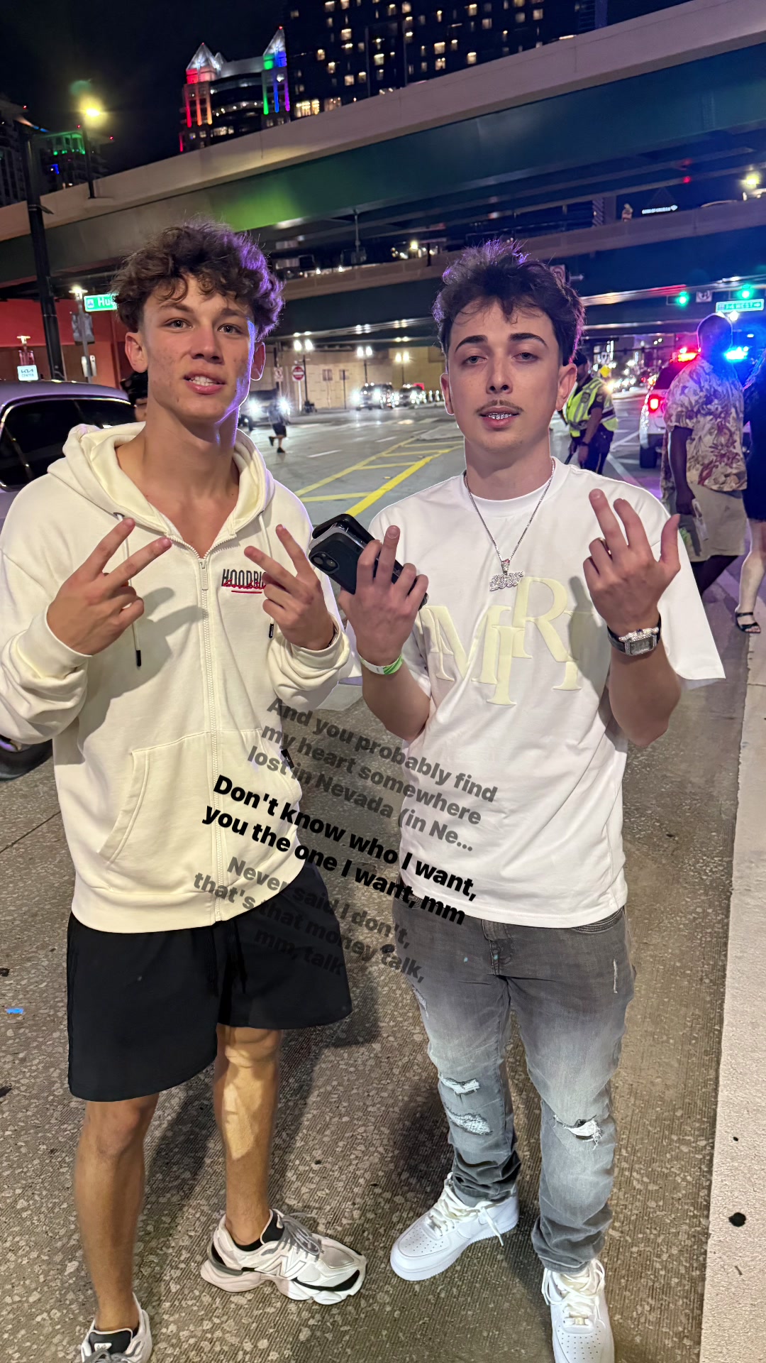 @🪽