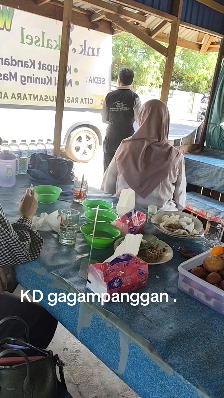 @warung katupat acil ella