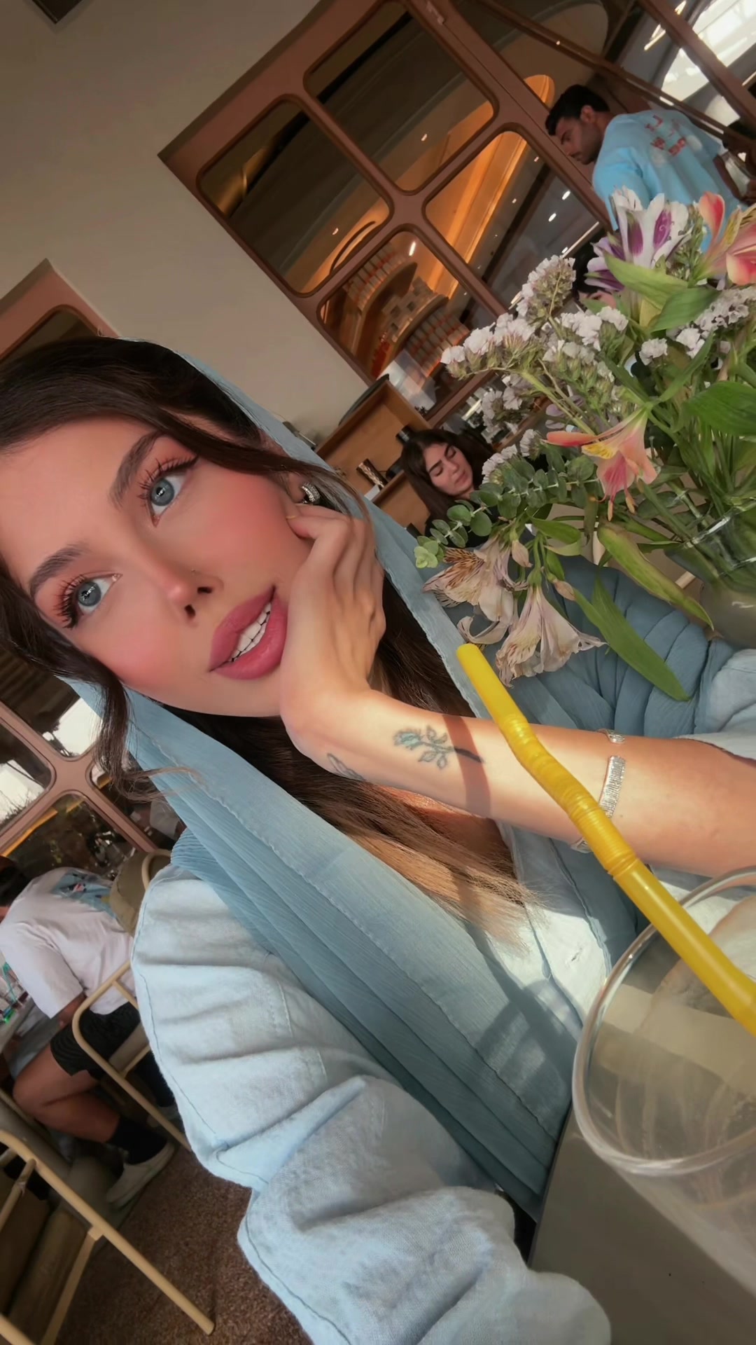 @𝑀 🦢