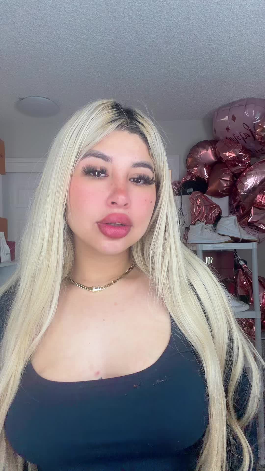 @Angiie28