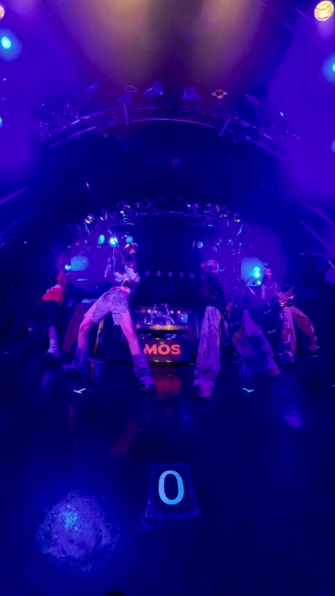 @MOS