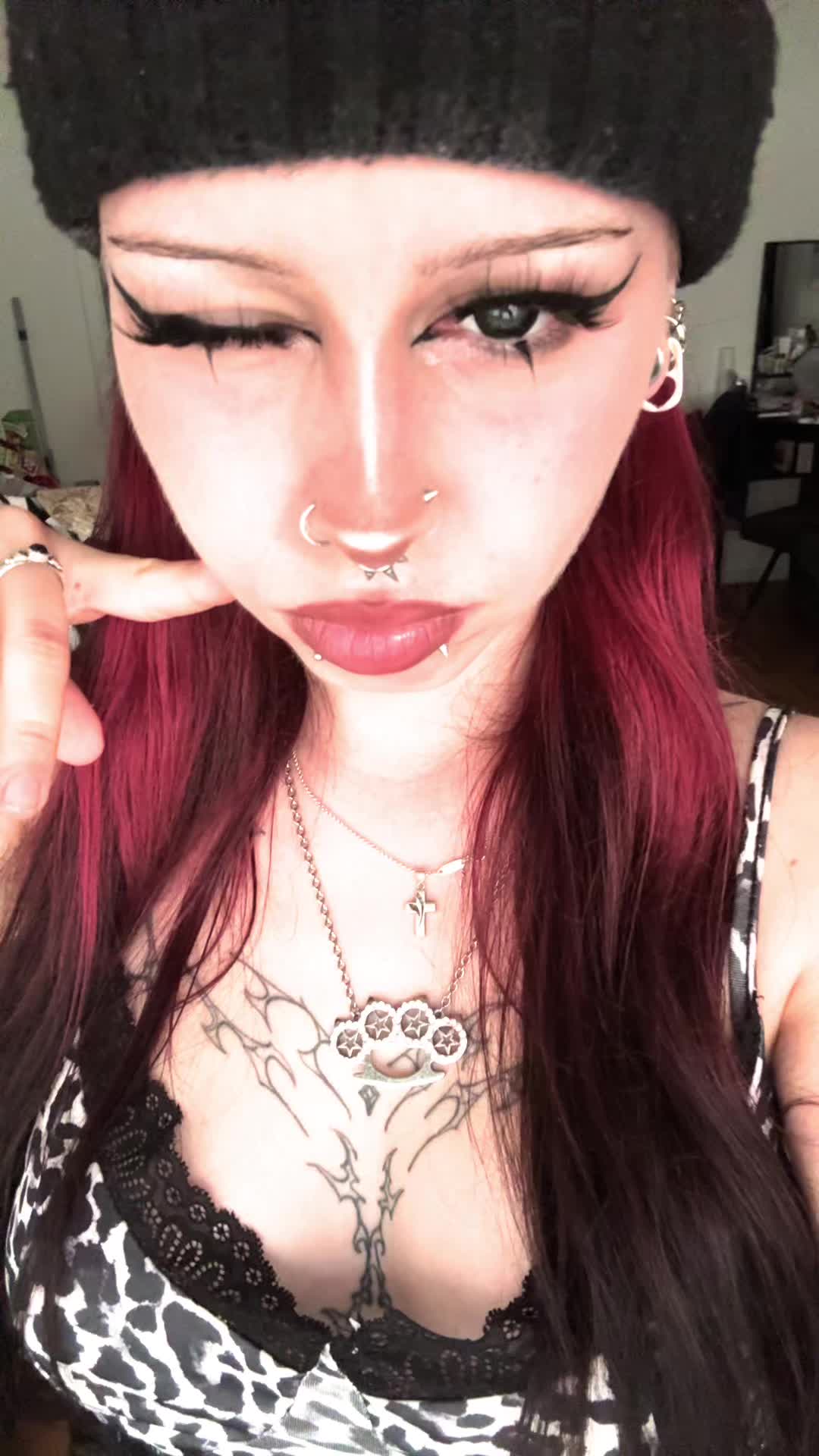 @≽^•༚•🎀≼