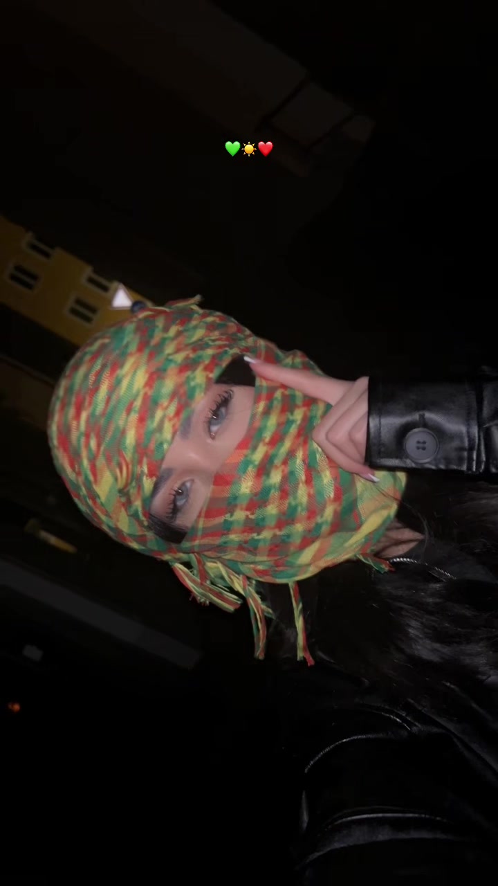 @𝐄