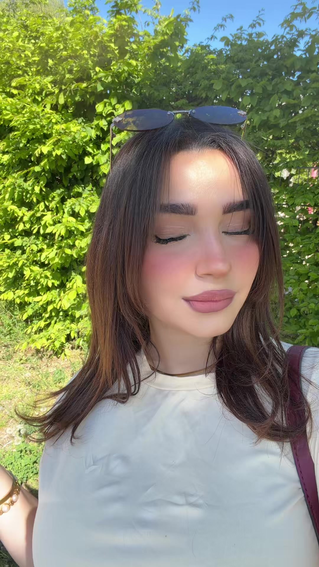 @𝒱