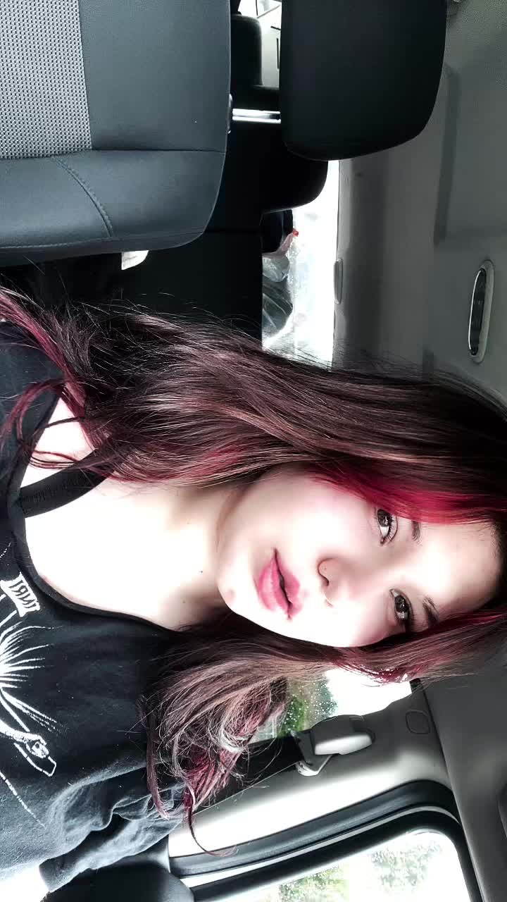 @Lily🥀