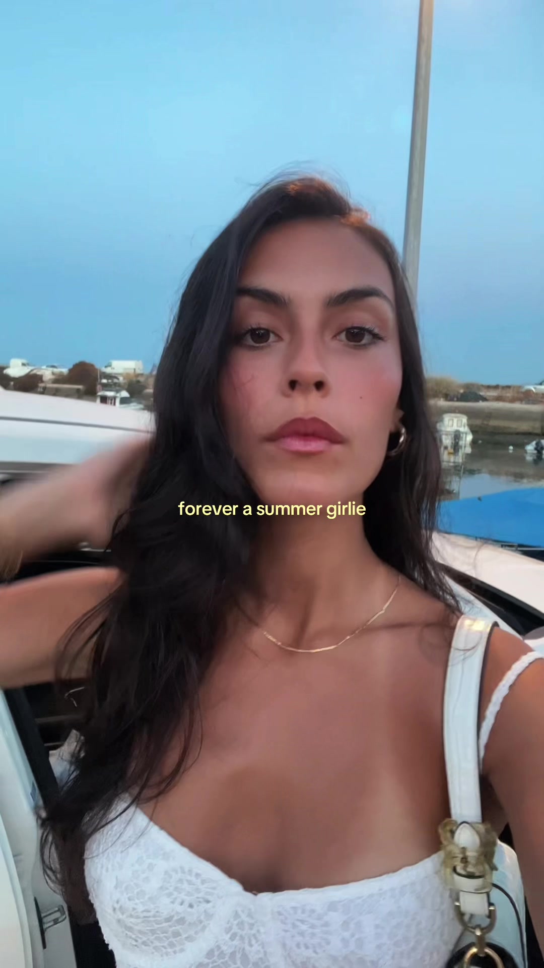 @mia.benita