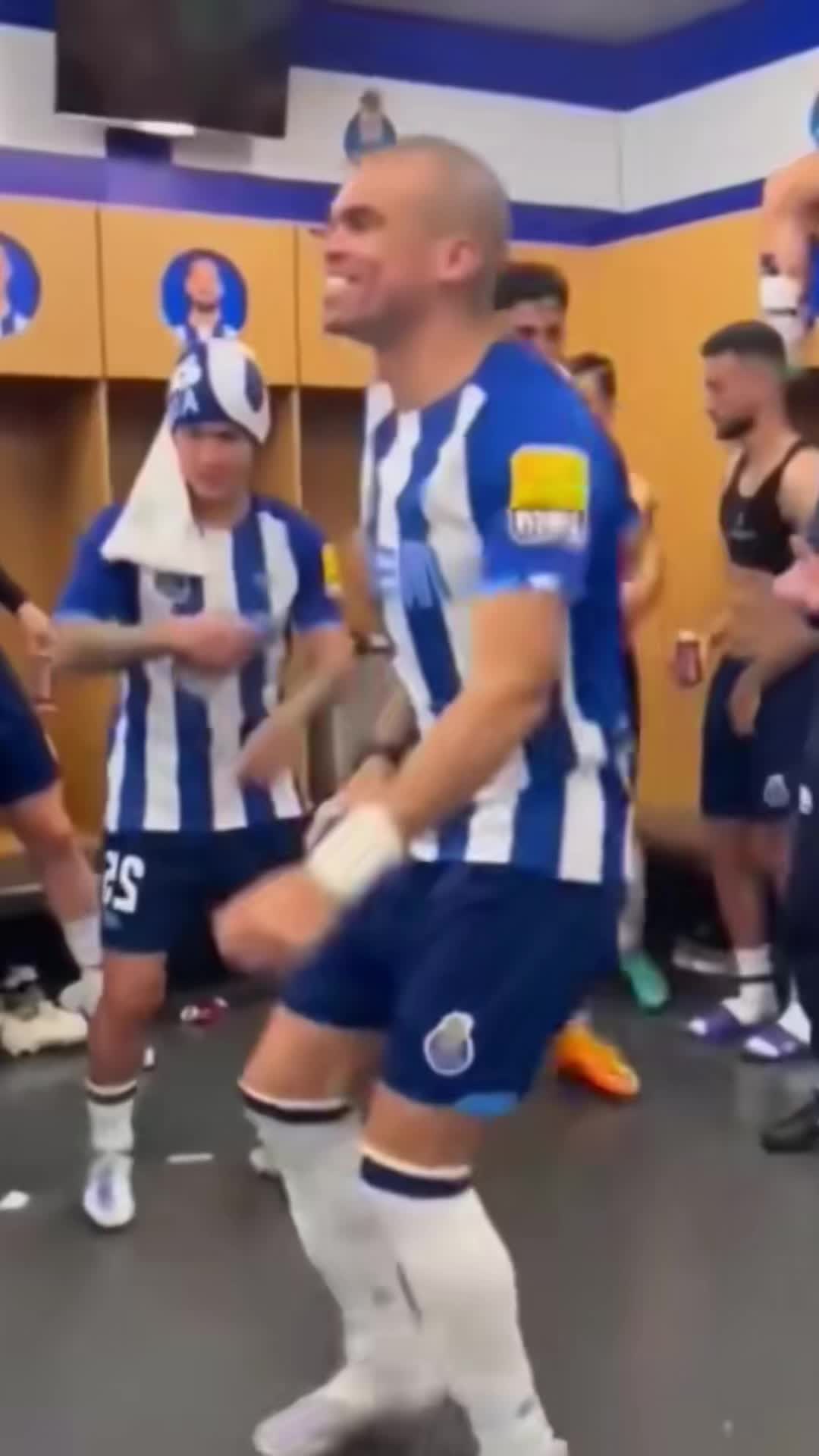@M10 CR7