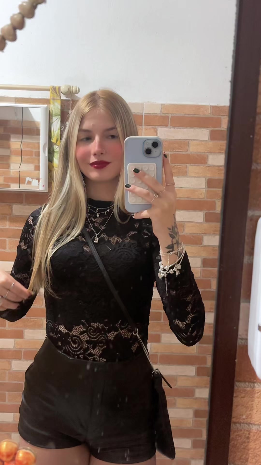 @Emillymazioli