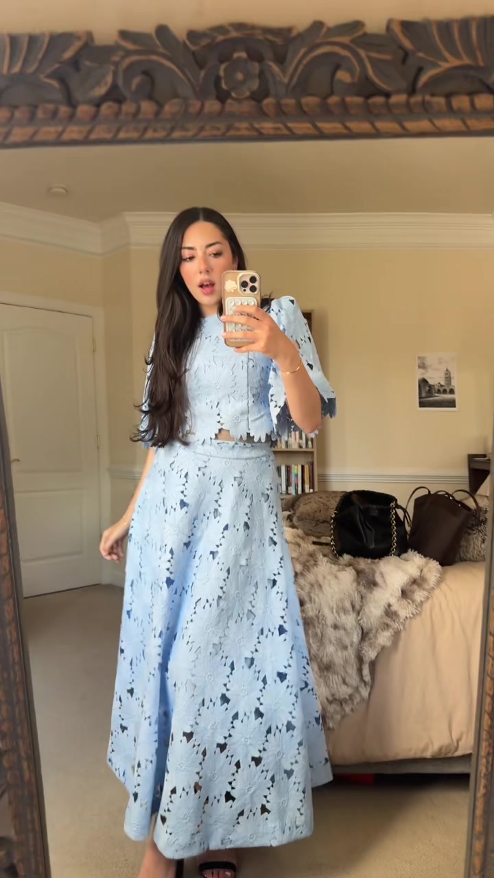 @Adriana