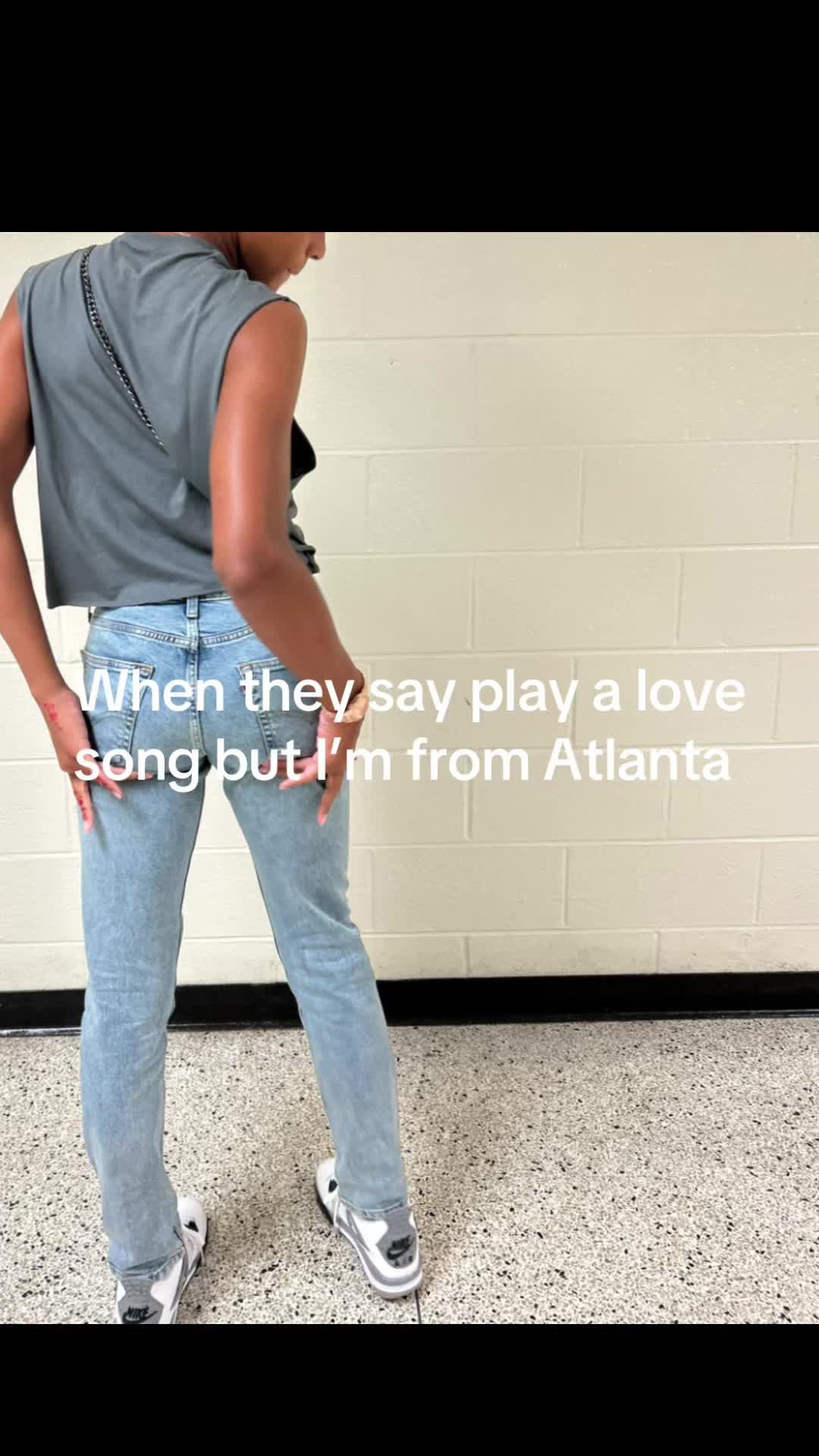 @overlyxl