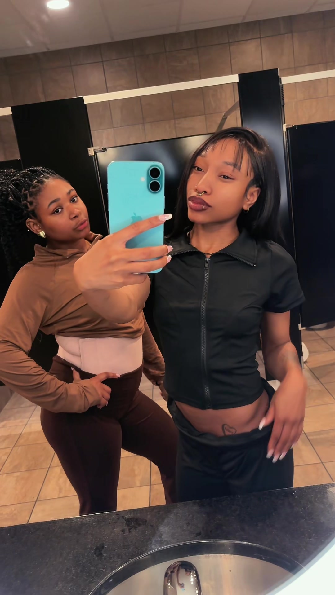 @Shyra๐๐