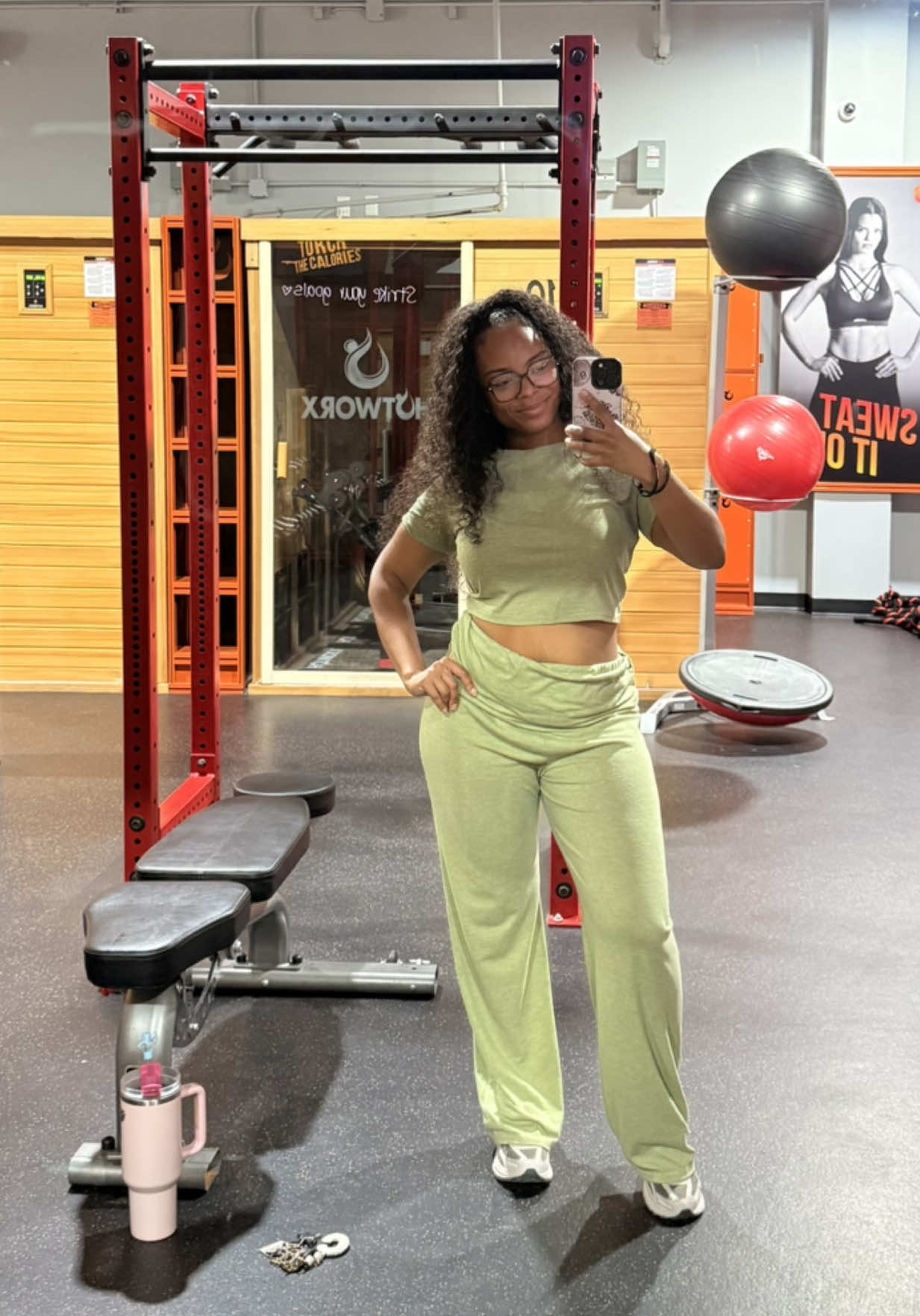 @QUEENCHANISE ♛