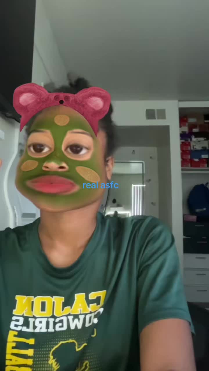 @femalesmurk
