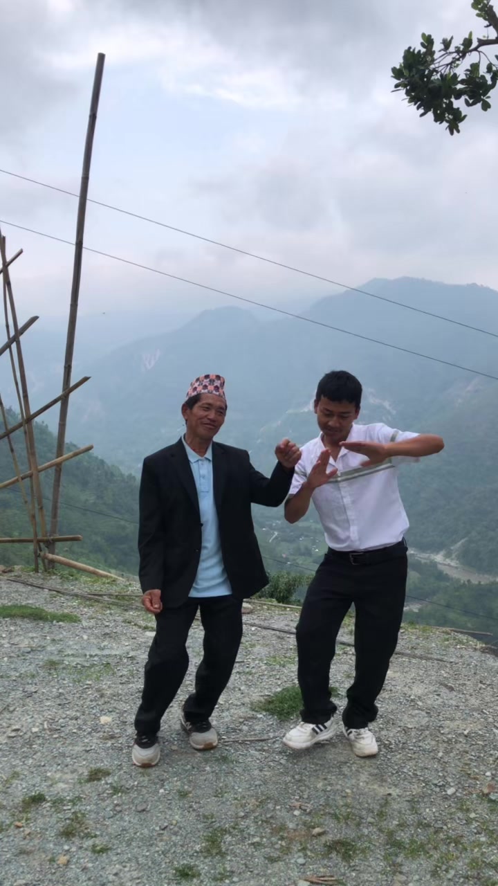 @मौसम कुलुङ
