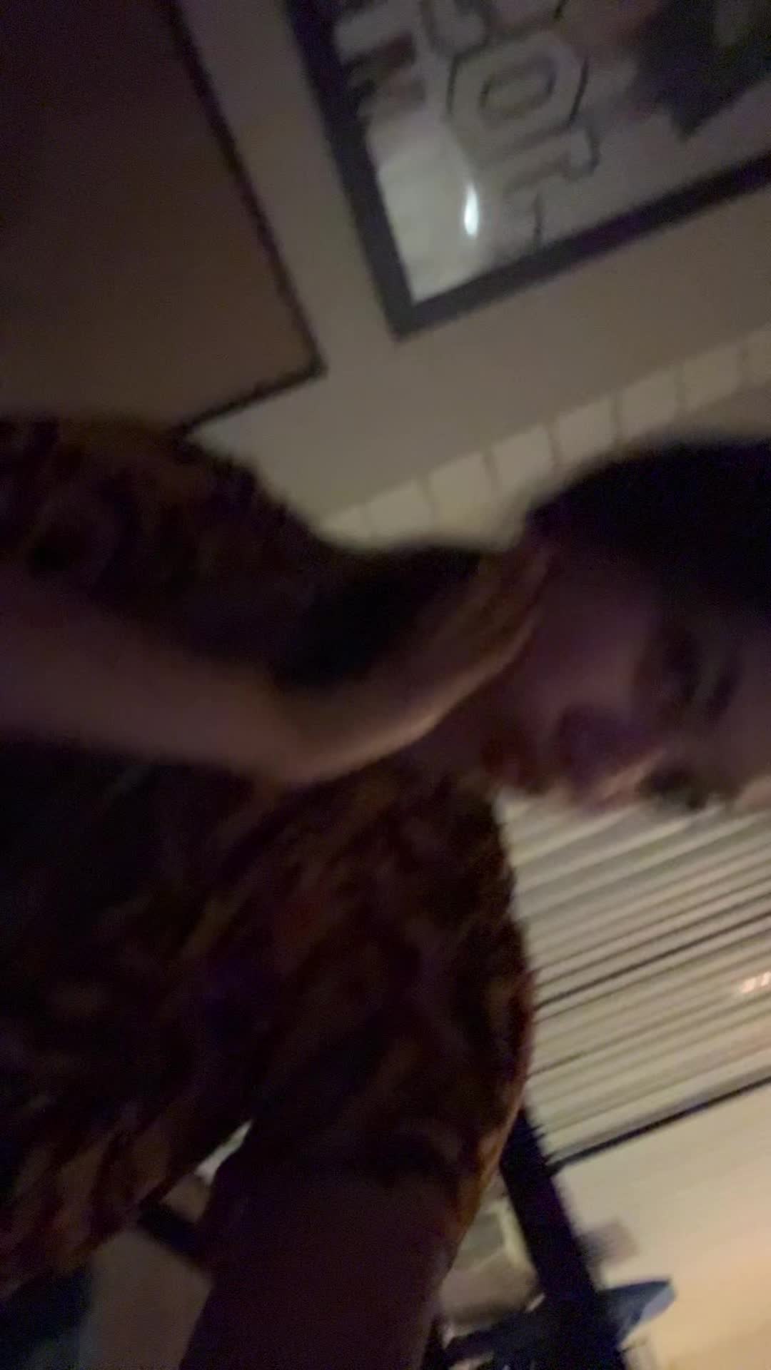 @lynncnom
