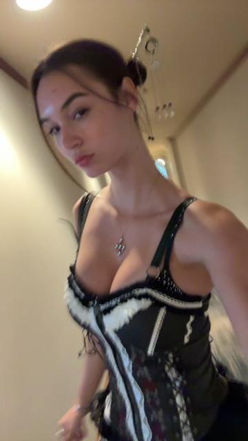 @miakatthebrat