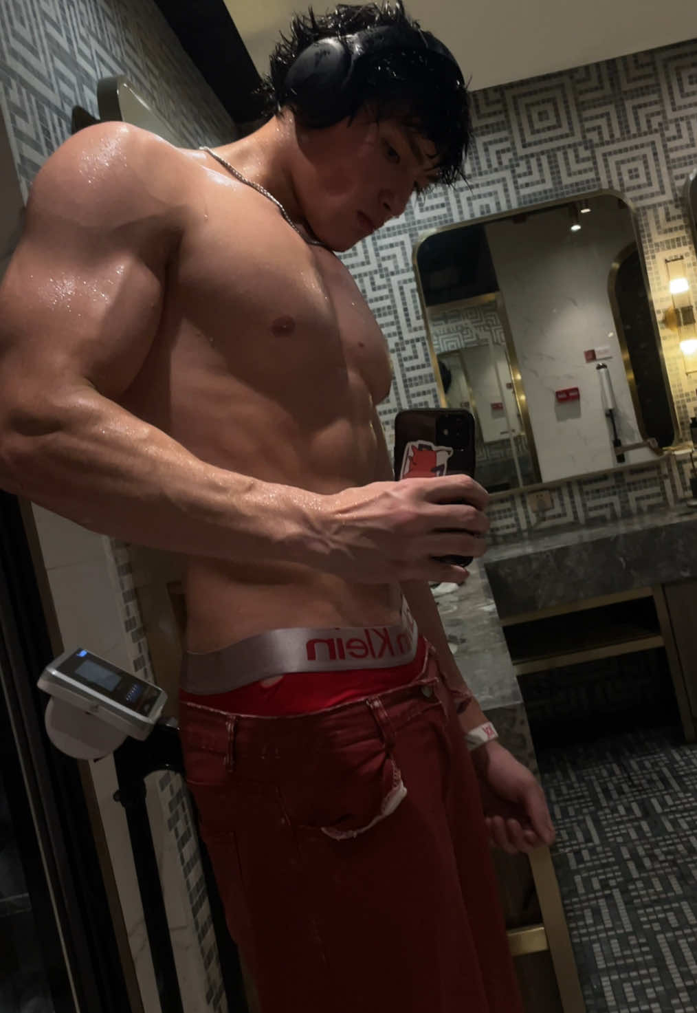 @Seantron08