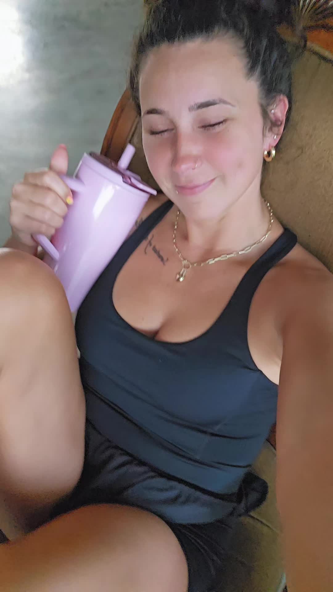 @QuirkyRN85_®