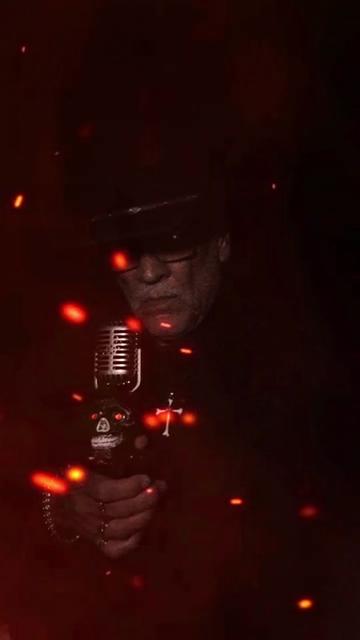 @THE MAN IN THE DARK๐๐๐๐