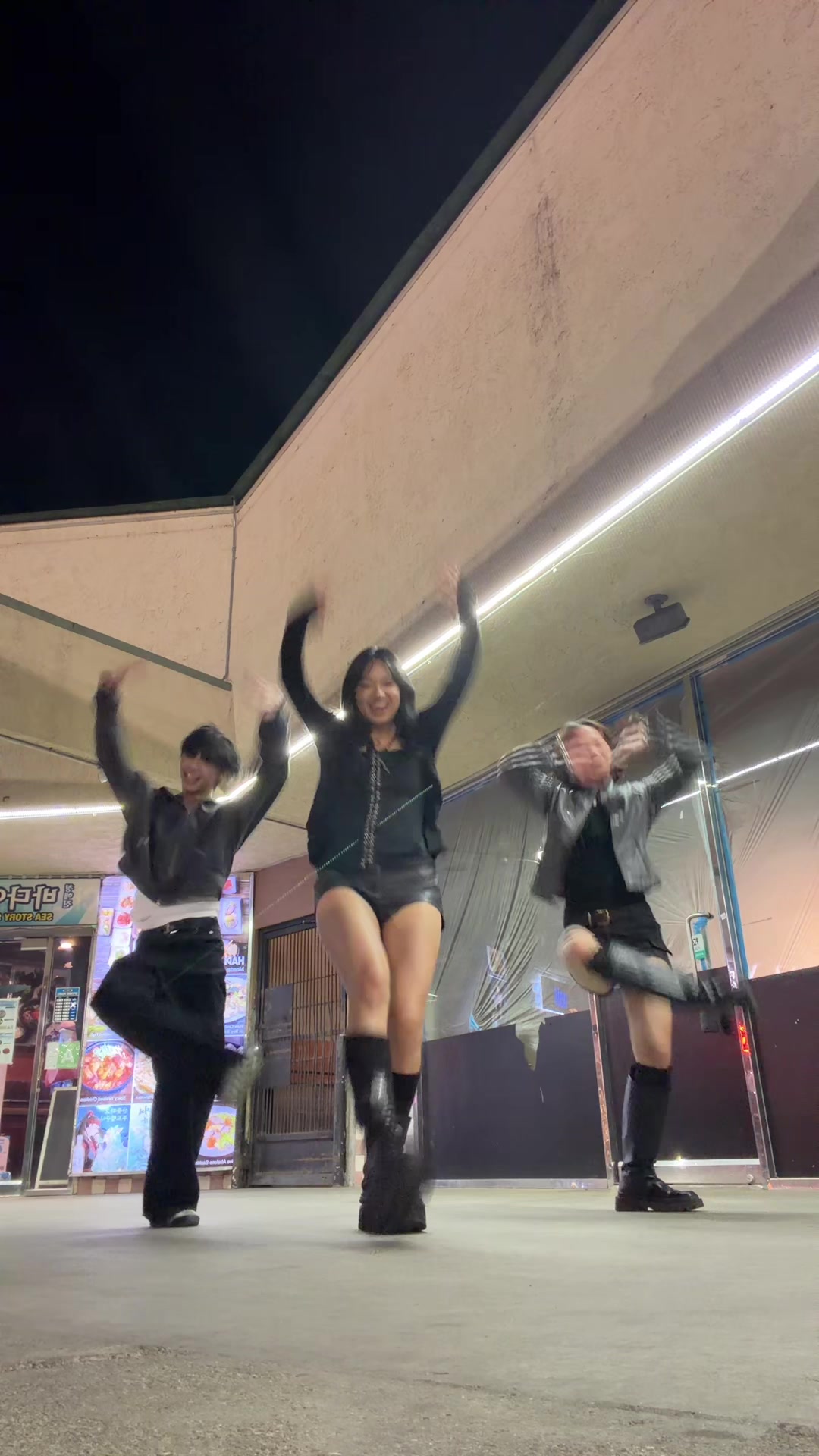 @momo