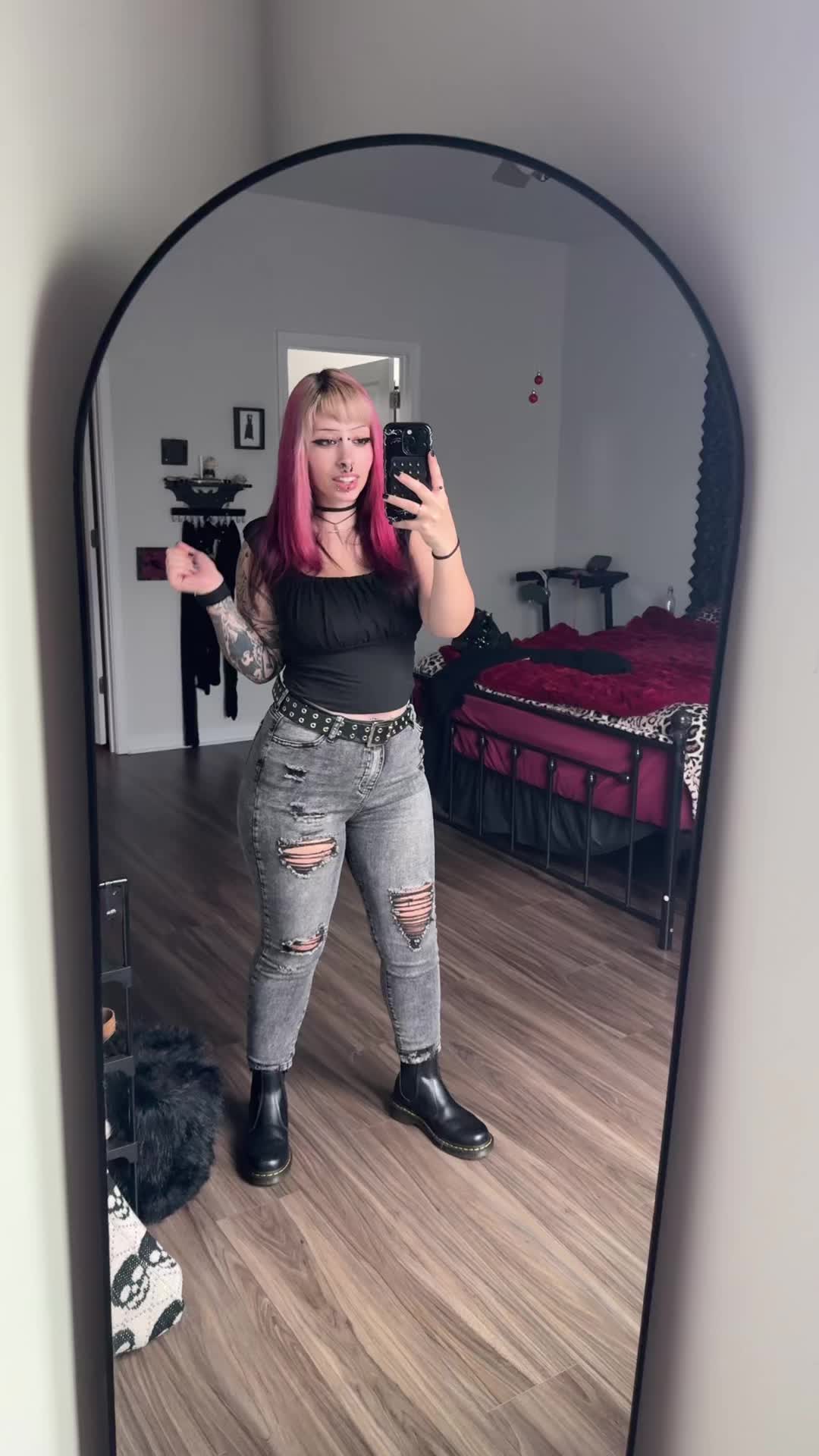 @JaneSpookyHot