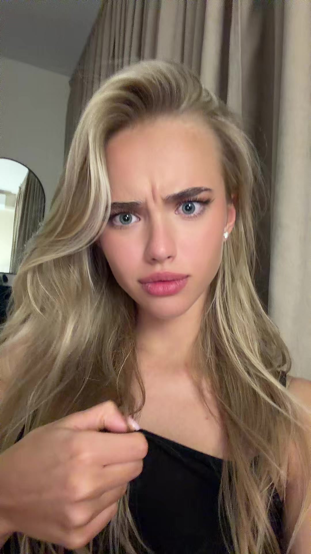 @тгк: Анечка🎀🖤