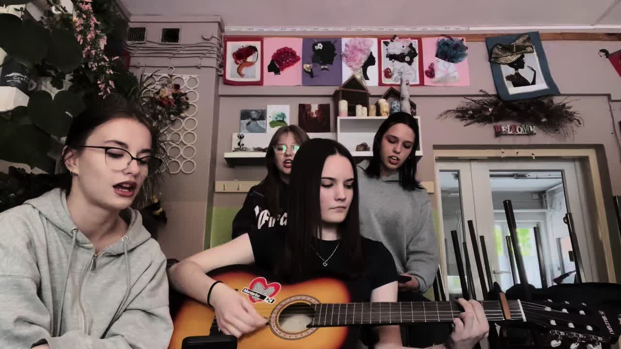 @<3