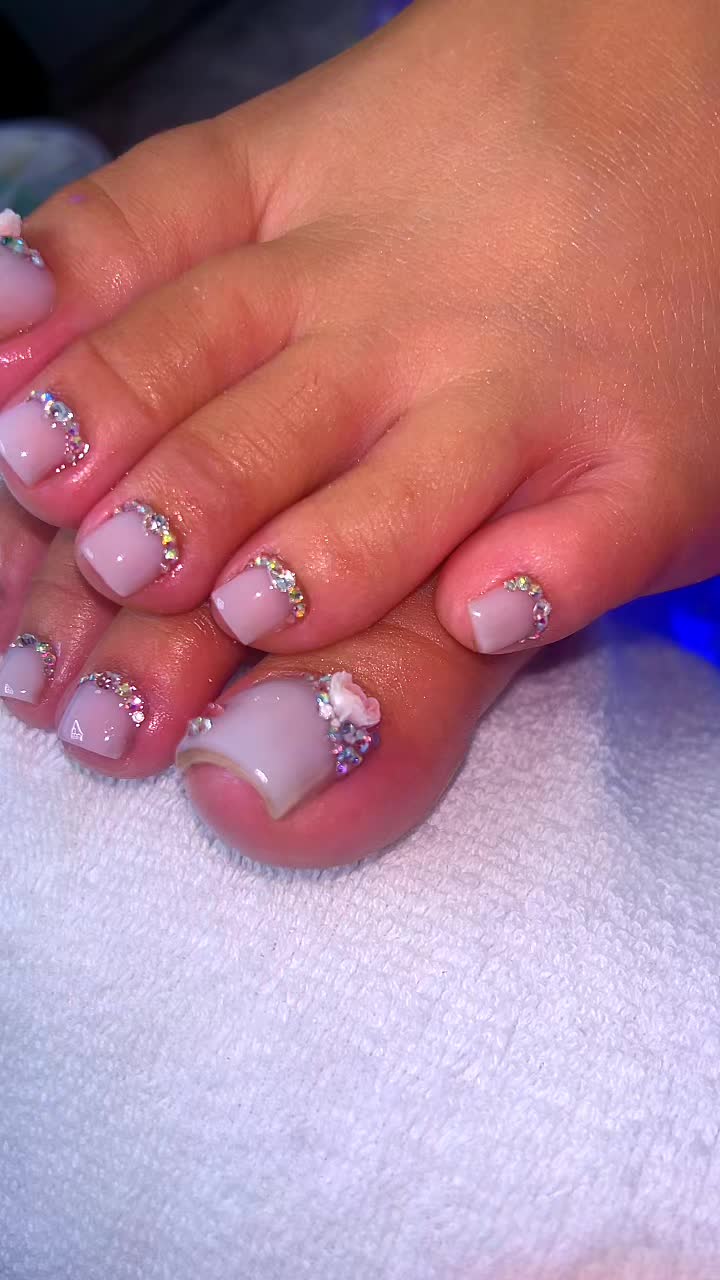 @MiMi 🎨🦋👑🦄