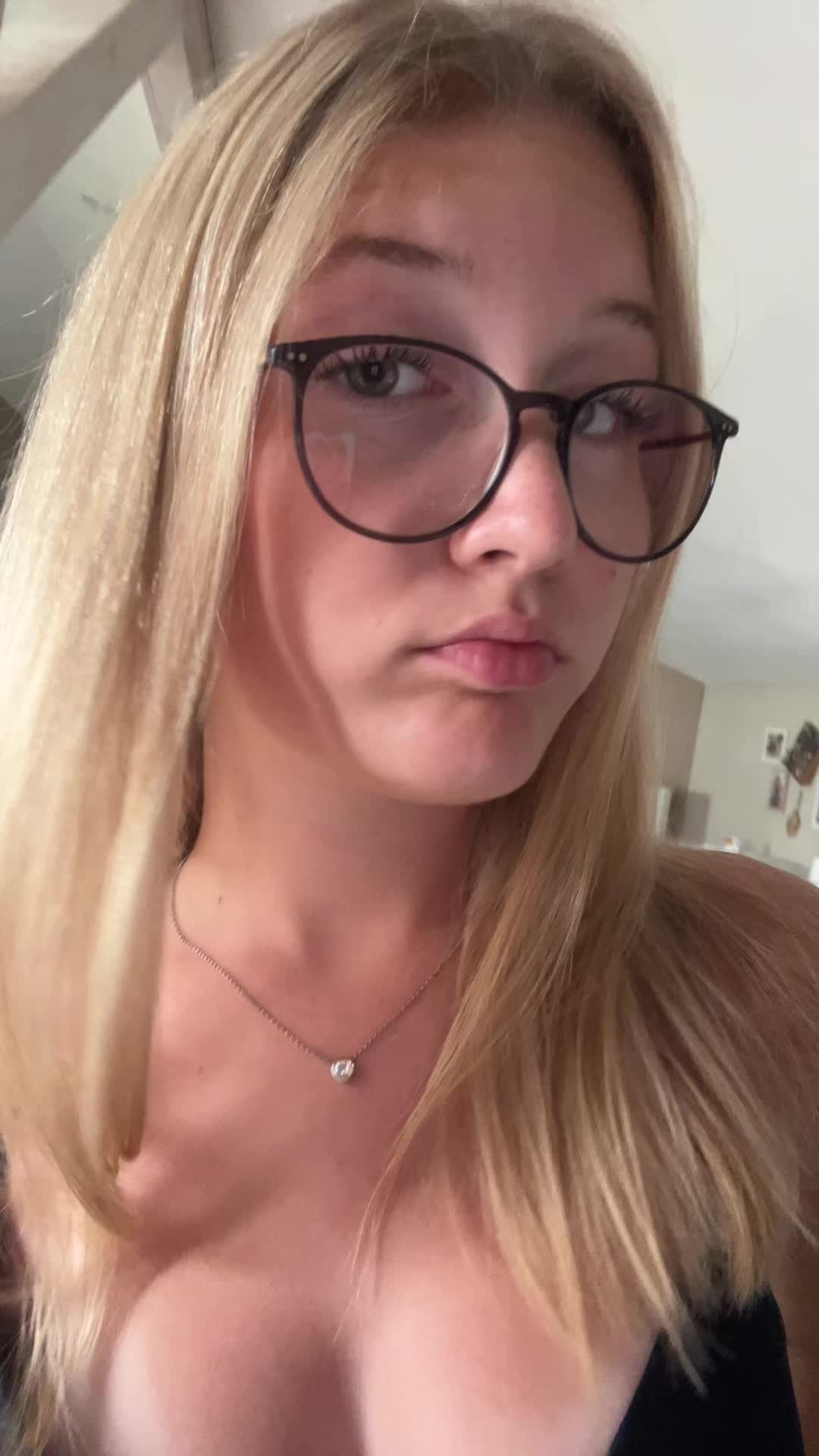 @𝐞𝐦𝐦𝐚