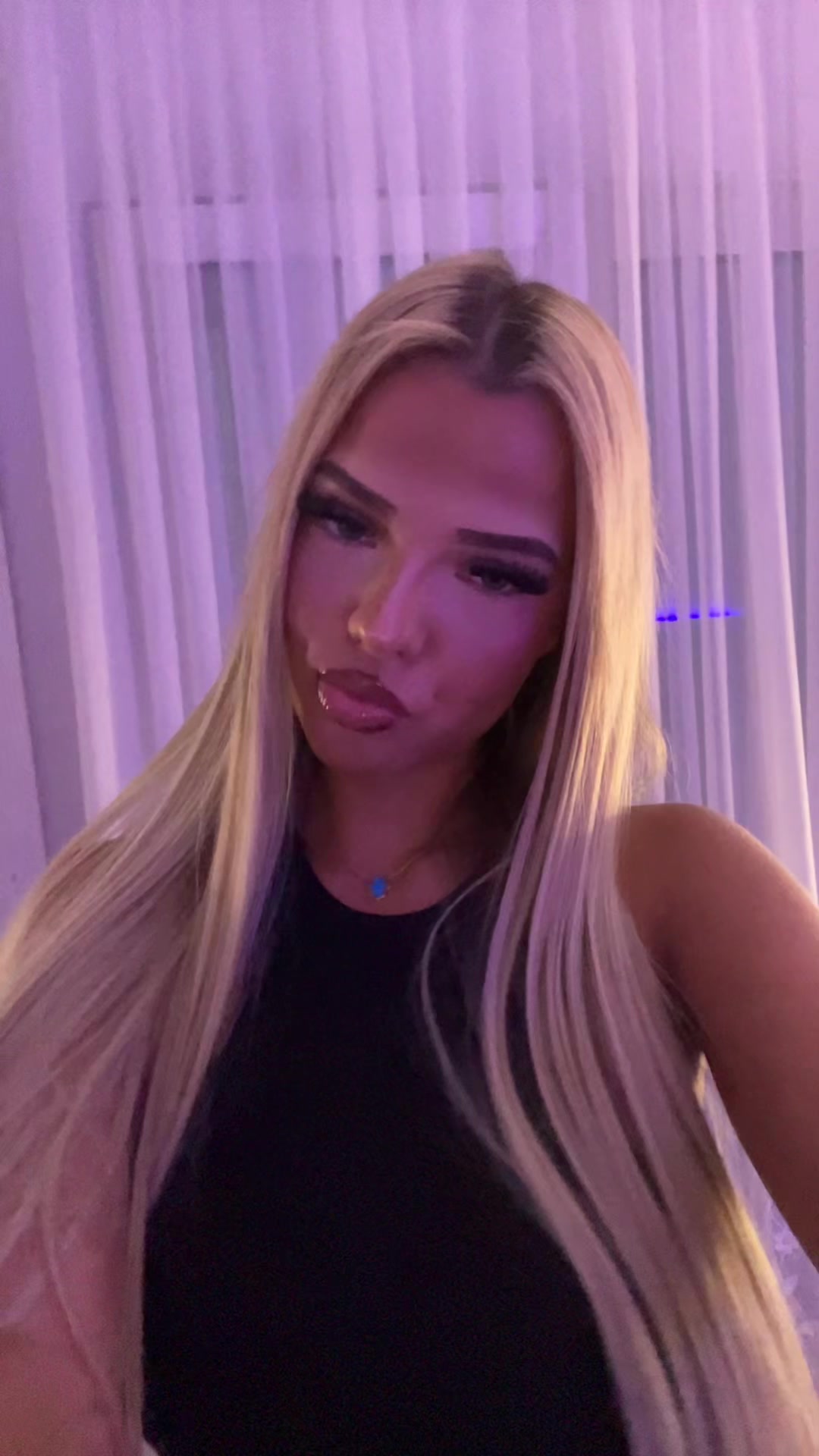 @emilyemnn