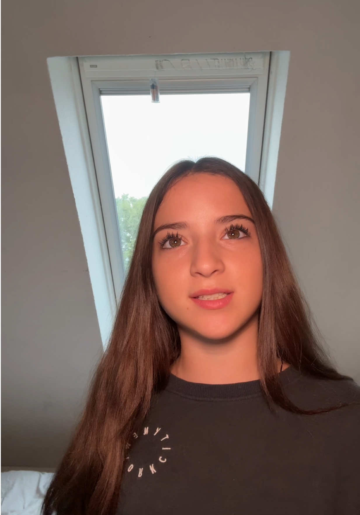 @𝐄𝐋𝐈𝐒𝐀𝐁𝐄𝐓𝐇🍒