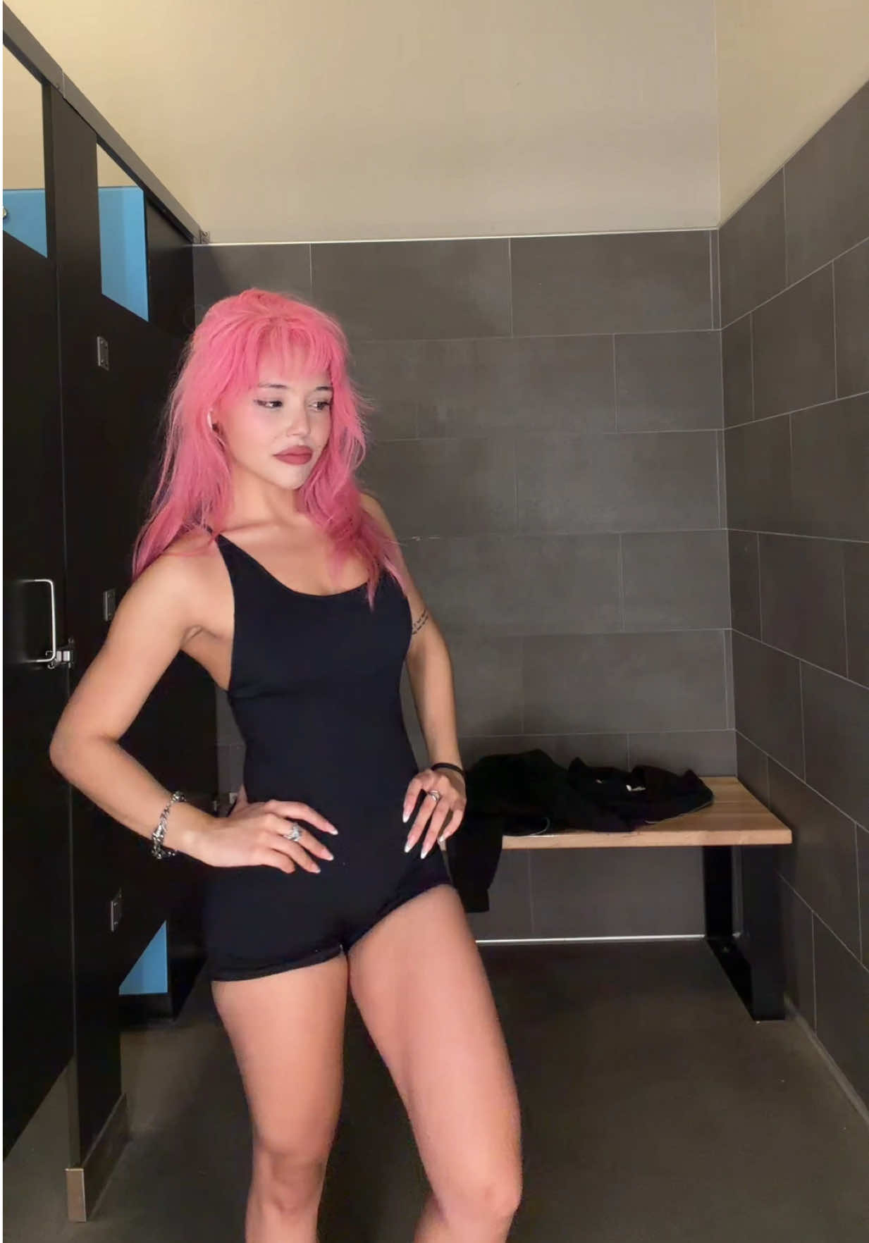 @isabella