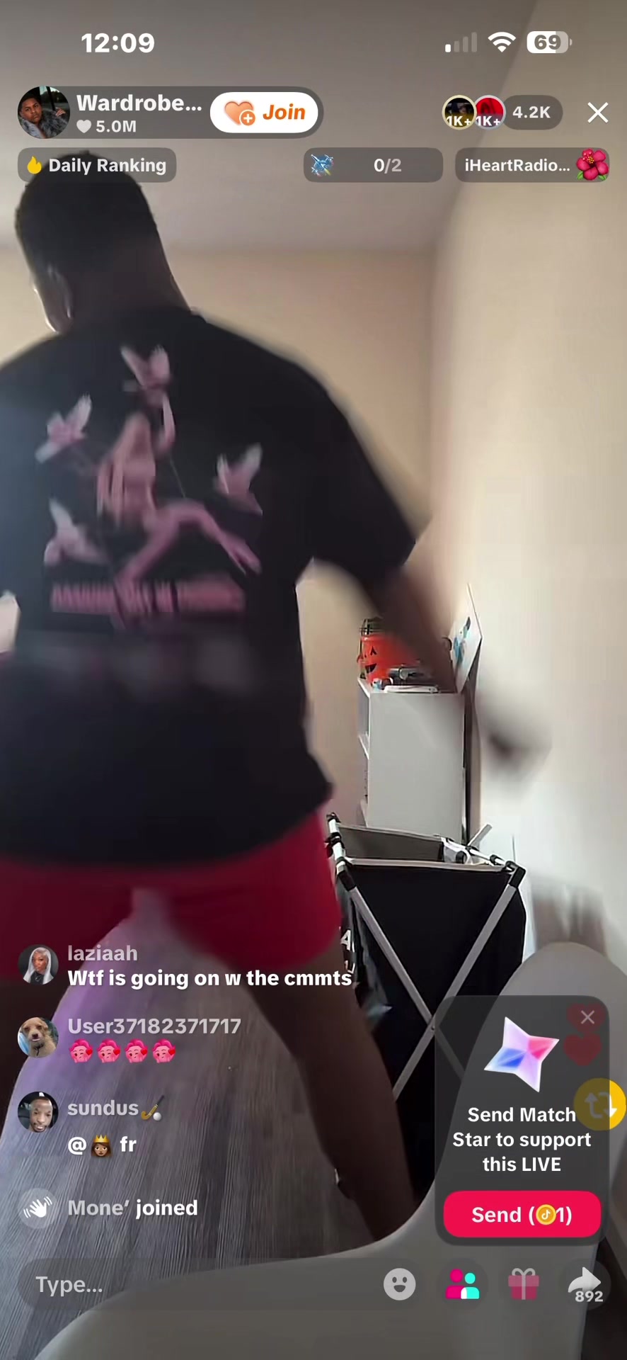 @Itsyourgirlniekkk