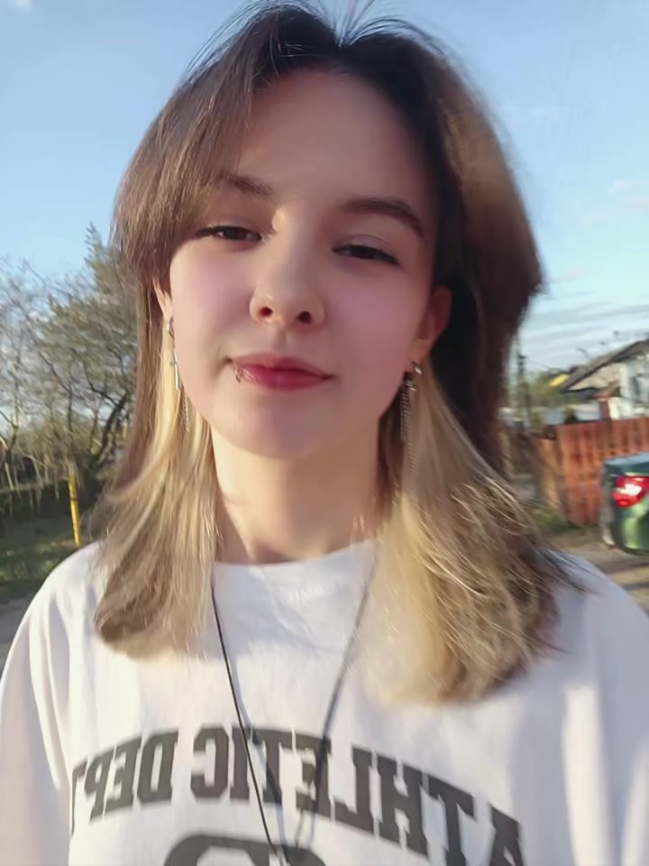 @𝗸𝝰𝘁𝘁𝗿𝗶𝗸 春天 🍙